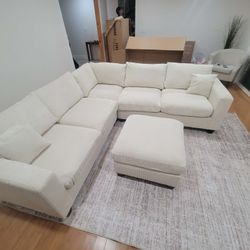 New Beige Sectional Couch with Ottoman! Free Delivery 🚚! 