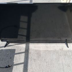 Insignia LED TV 39inch 