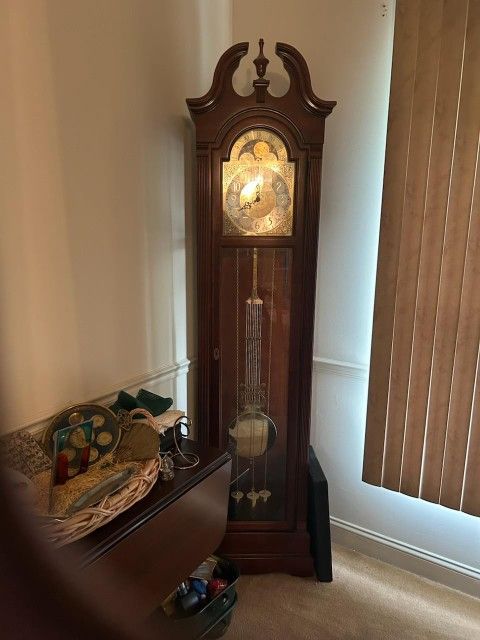 GRANDFATHER CLOCK FOR SALE