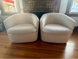 Article Turoy Swivel Lounge Chair – Ivory Bouclé (Like New)