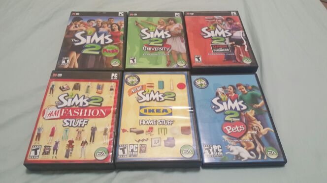 Sims 2 for PC - Sims 2, 3 expansion packs, 2 stuff packs