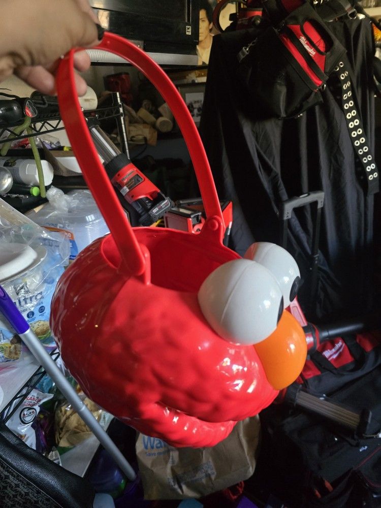 Elmo Trick Or Treat Basket