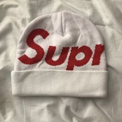 BRAND NEW DEAD STOCK SUPREME BEANIE WHITE BIG LOGO