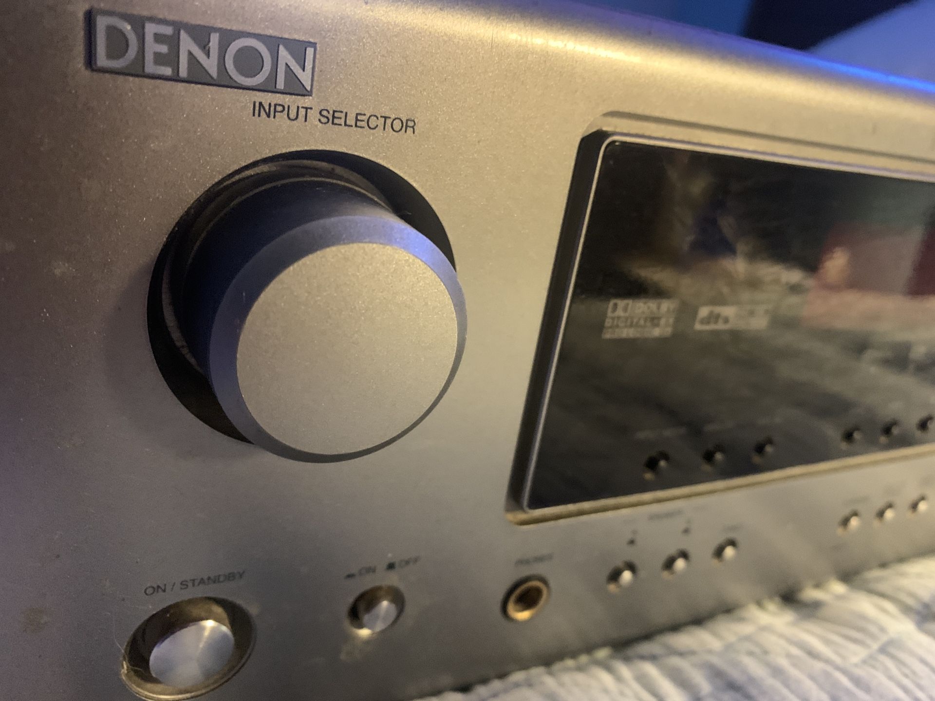 Denon AVR-686 Surround Sound Receiver