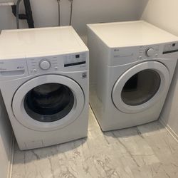 LG Washer & Gas Dryer Set + Hoses — Excellent Condition
