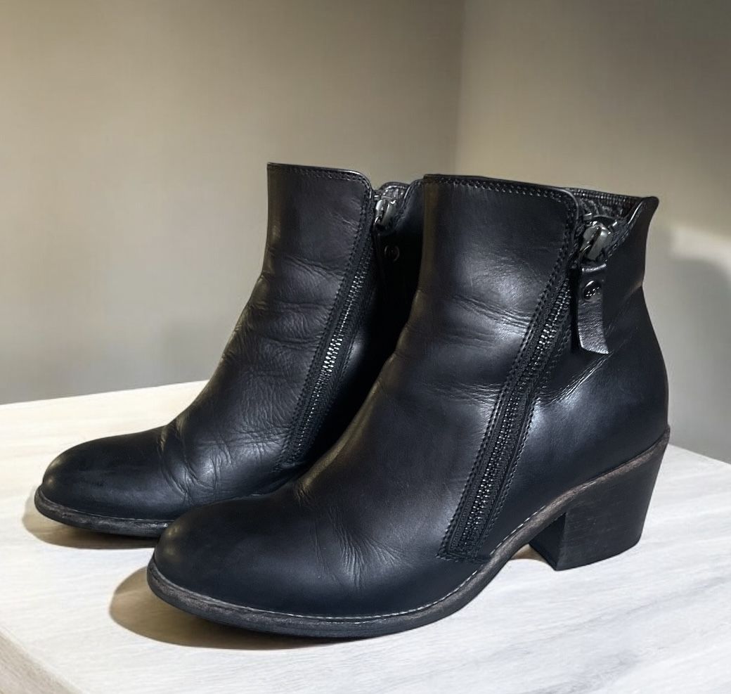 AGL Women’s Leather Ankle Boots - Size 7.5