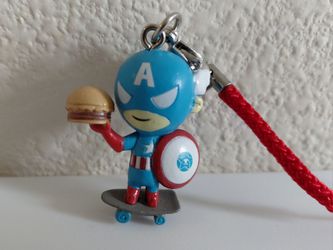 Tokidoki Frenzies Marvel Captain America Zipper Pull Phone Charm Strap NEVER USED