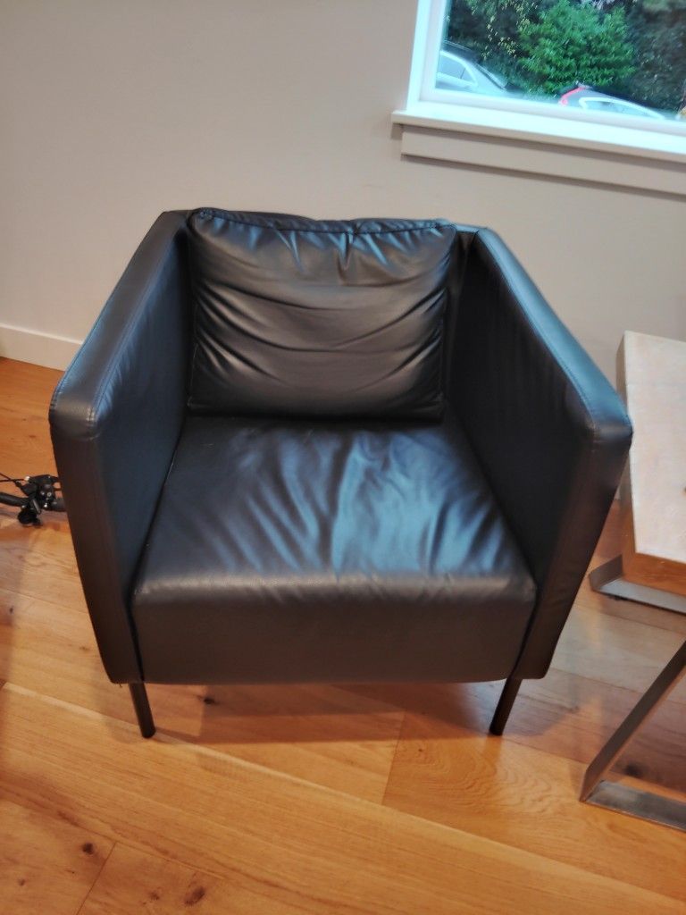 Set Of 2 Black Ikea Ekero Leather Chairs