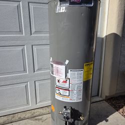 Water heater gas tank.
48 gallons.
The top is bent but it doesn't affect its functioning.