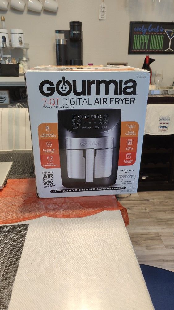Air Fryer Gourmia 7 Qt. New Never Used
