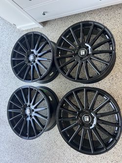 Black Touren TR92 20x9 (4)