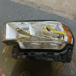   RAM 2500 Headlight 