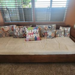 House/Patio Couch Bench With Cusions
