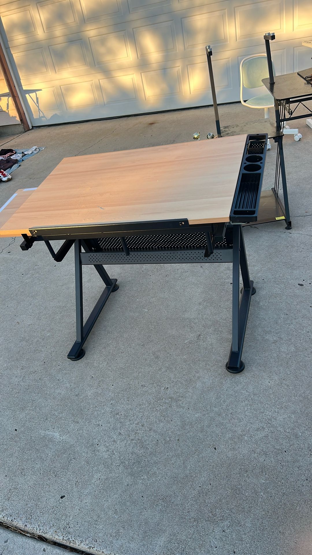 Art Desk