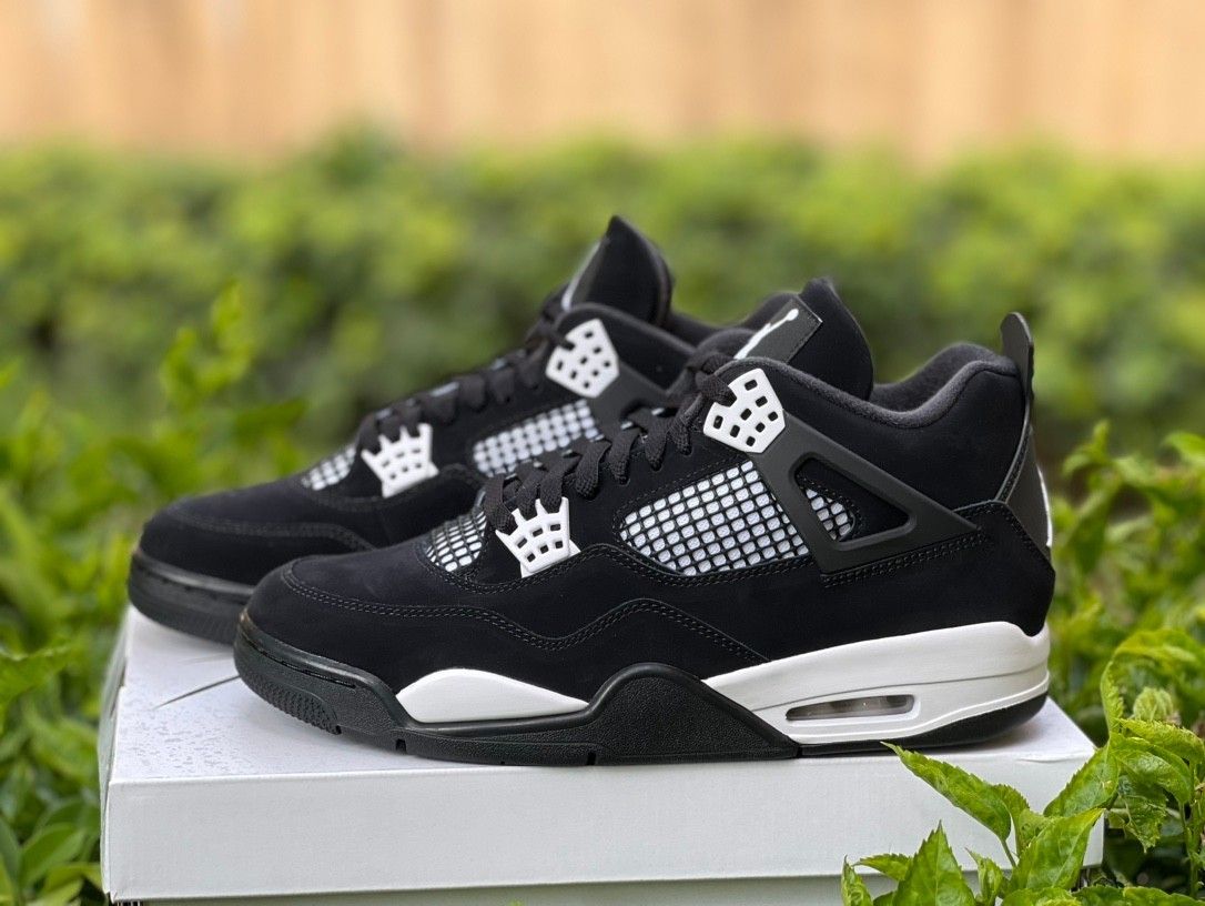 Nike Air Jordan 4 Retro White Thunder Size 9.5