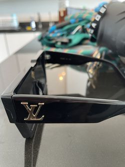 Louis Vuitton Cyclone Sunglasses for Sale in Elsa, TX - OfferUp