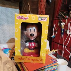 Walt Disney  Bobble Head. 
