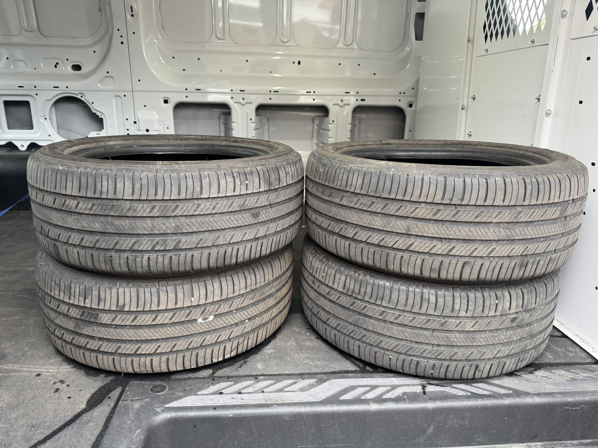 set of 4 tires size 205/50R16 good tires