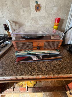 Udreamer Vinyl Record Player with Built-In Speakers