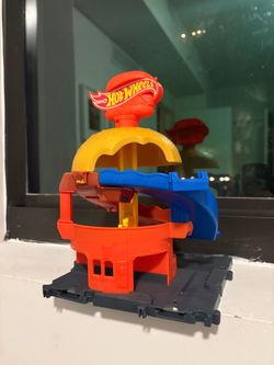 Hot Wheels City Burger Drive-Thru Playset,