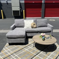 Gray Small Sectional Couch Sofa 🌟 Free Delivery!🚚💨