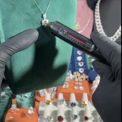 2CT green Vs1 Diamond Tested Comes With Chain 