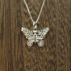 18" Sterling Silver Medium Butterfly Pendant Necklace Vintage