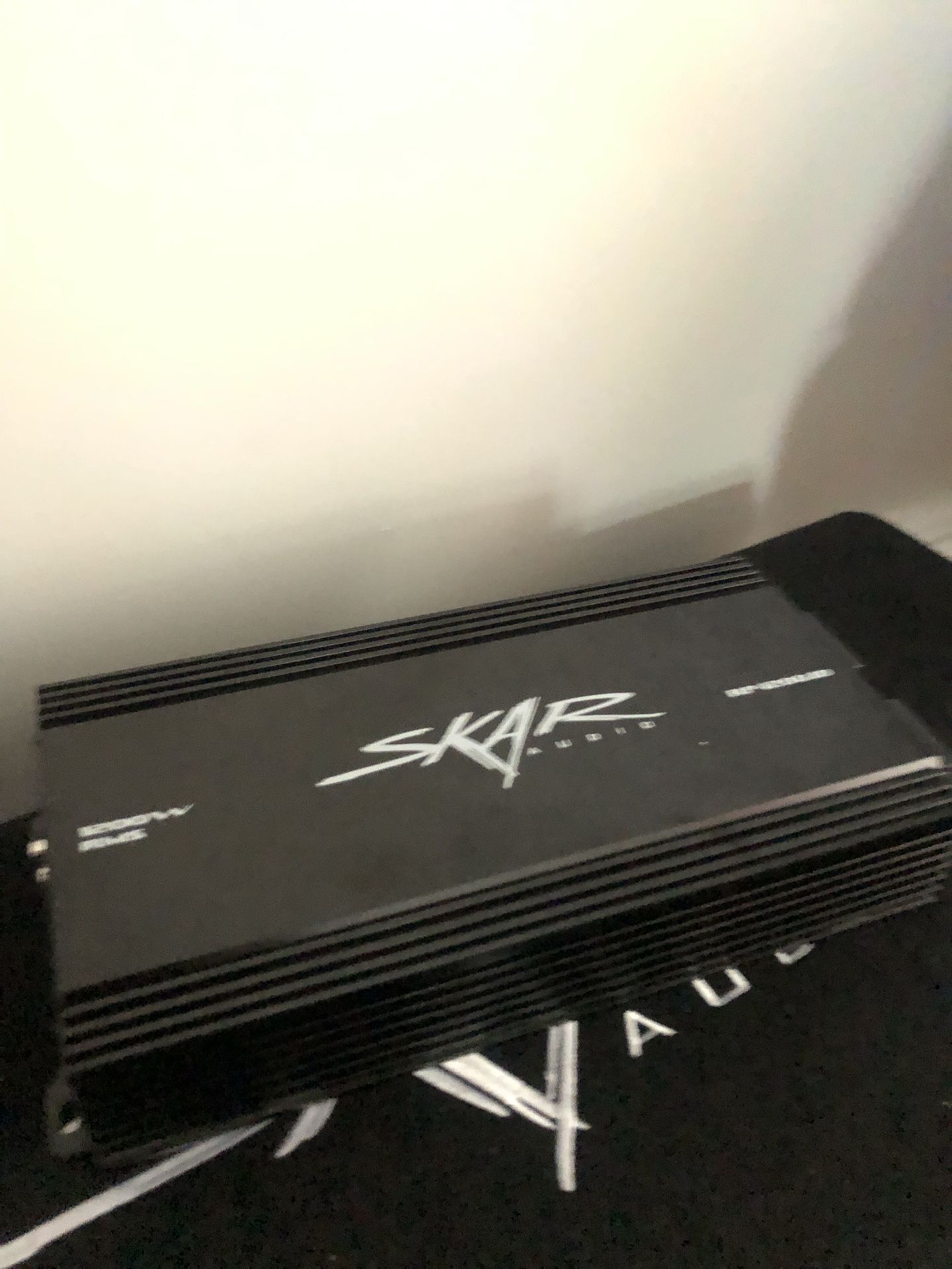 Skar Triple 8” 1200 Watt Amp