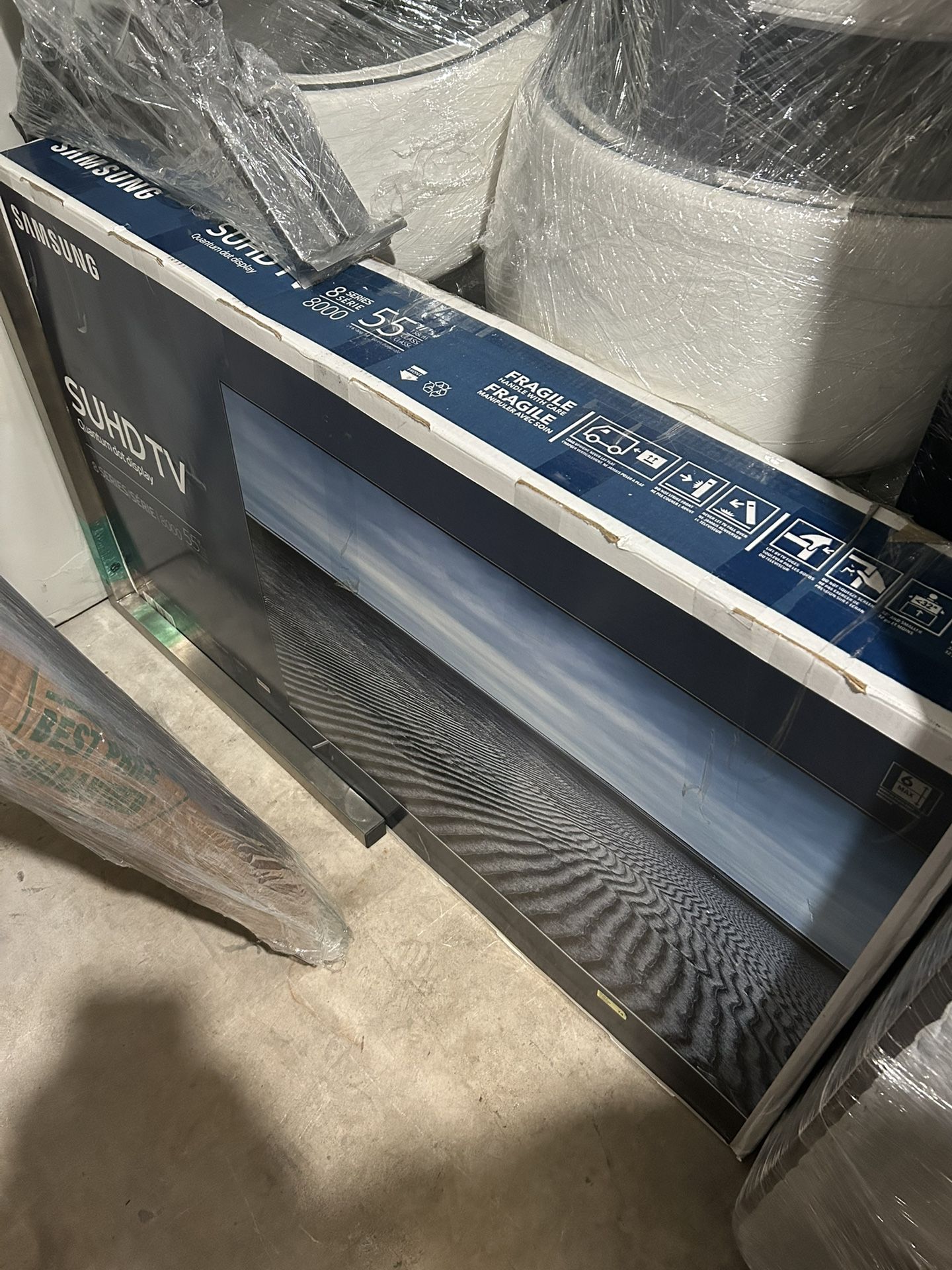 Samsung 8000 Series 55” UHD Smart TV