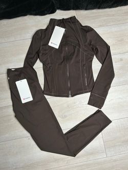 Brown lululemon cropped set