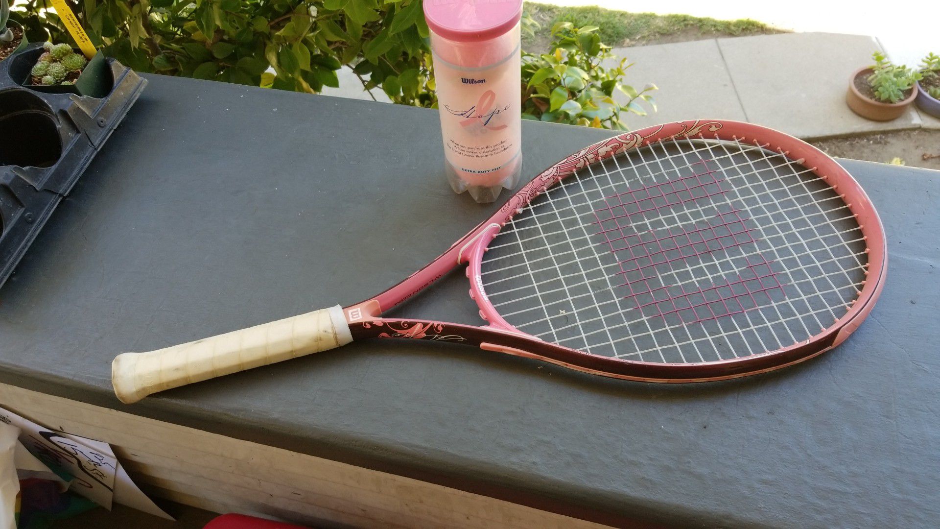 Tennis racket Wilson Hope series & 3 pink balls