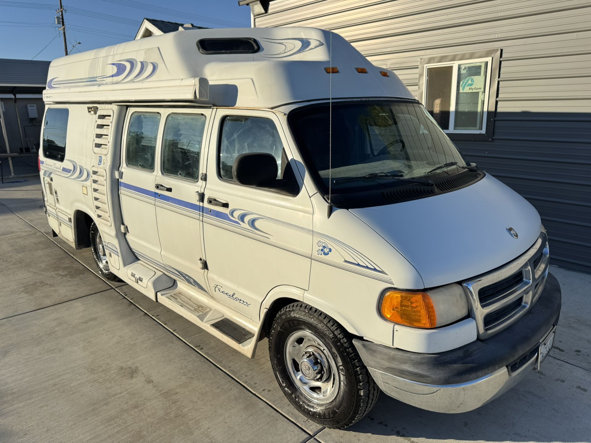 1999 Leisure Travel Freedom widebody