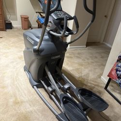 Octane Fitness Q37E Elliptical Cross Trainer