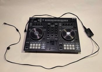 DJ Controller (Roland DJ 505)