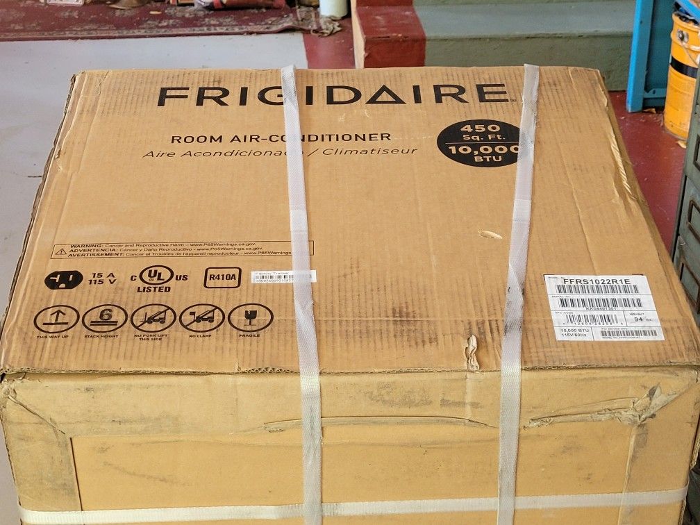NEW 10000 BTU Frigidaire Air Conditioner