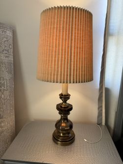 Dos Lámparas Estilo Clásico Con Pantalla Cada Una En 30.