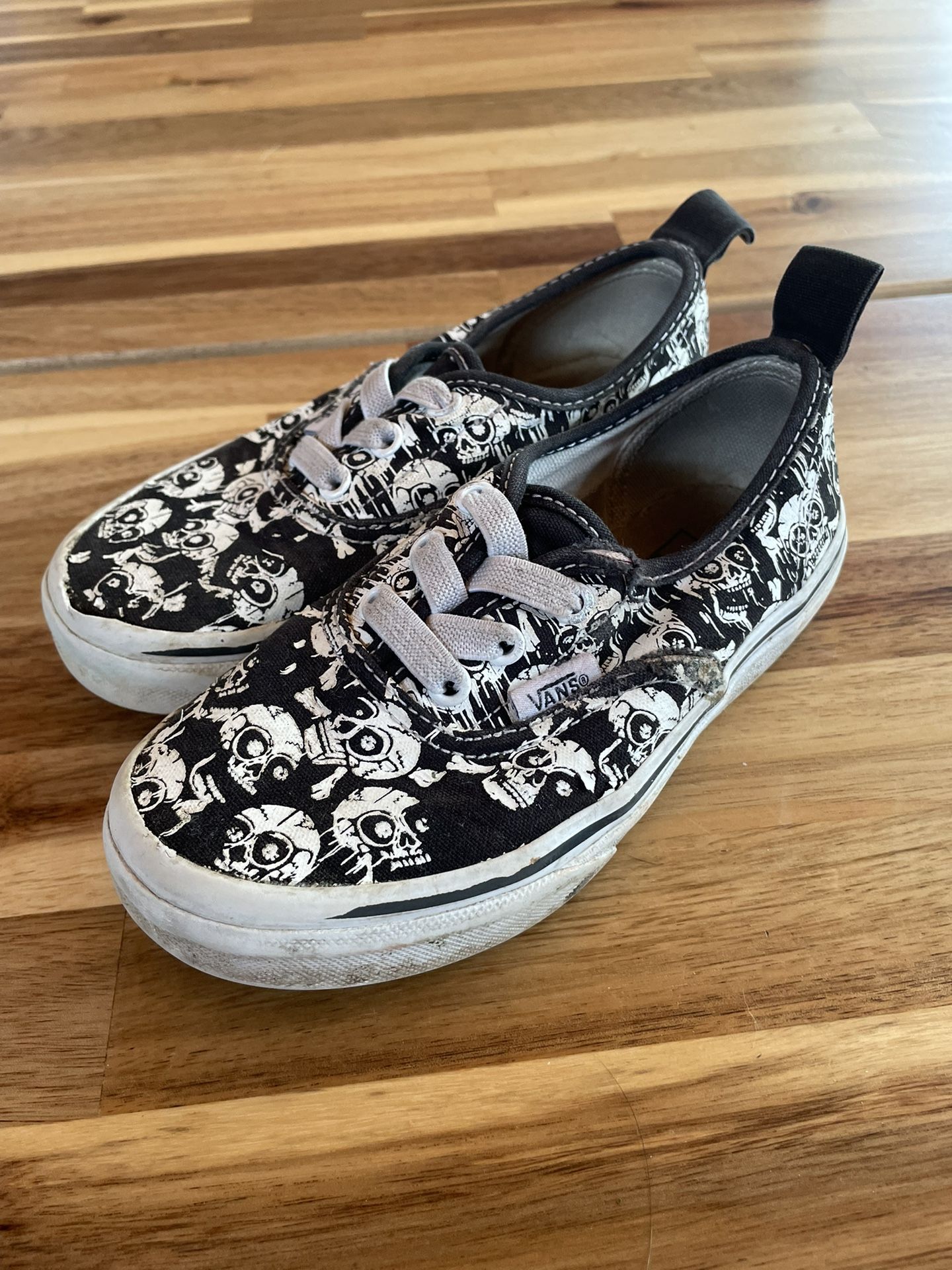 Boys Size 11 Skull print Vans