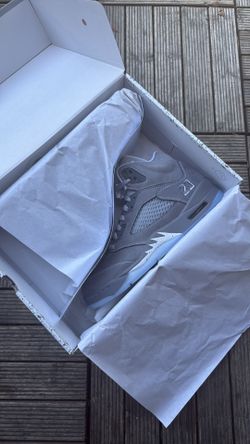 Jordan 5 wolf grey size 7Y/8.5W