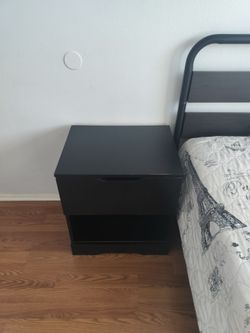 Bed +2night tables+matress
