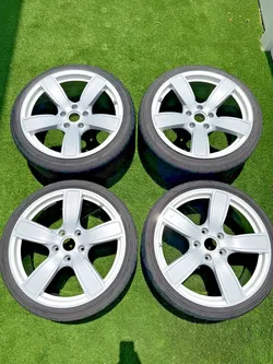 2024 Porsche 718 Boxster Cayman 20”OEM Carrera Wheels + Pirelli P Tires 2K MILES
