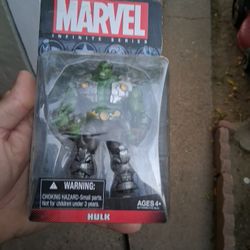 Marvel Infinite Series Armor Hulk Figure, 2013, NIP