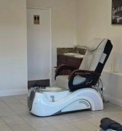 Pedicure station