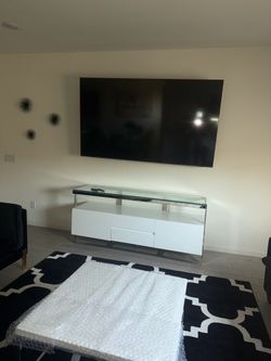 Samsung smart TV UHD u8000f flat screen 85”