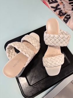 Size 8.5 Nine West White Braided Strap Slide Sandals