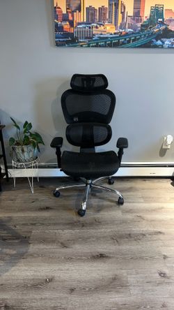 Desk Chair, Ergonomic Barely used!