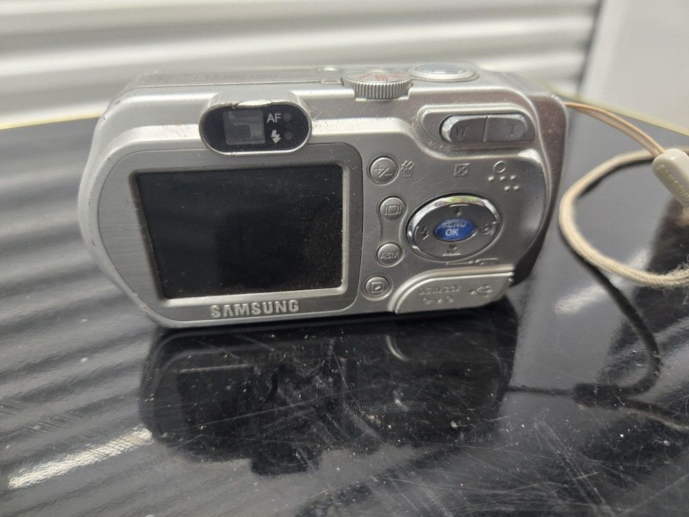 Samsung Digimax A7 Digital Camera - $25