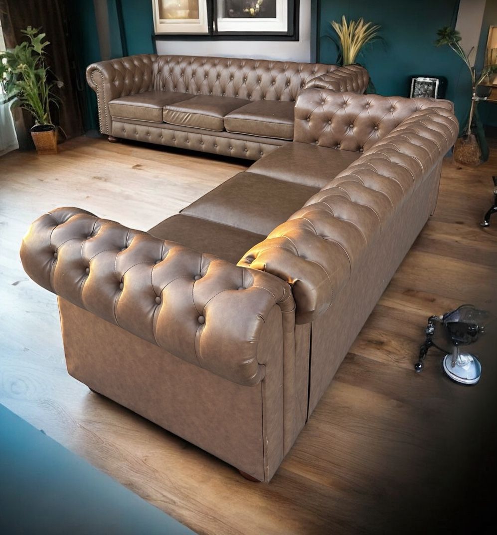 Free Delivery Chesterfield Tufted Couches