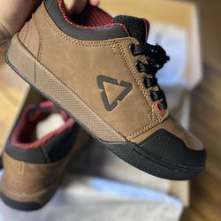 LEATT Flat Aaron Chase Mtn. Bike Shoe