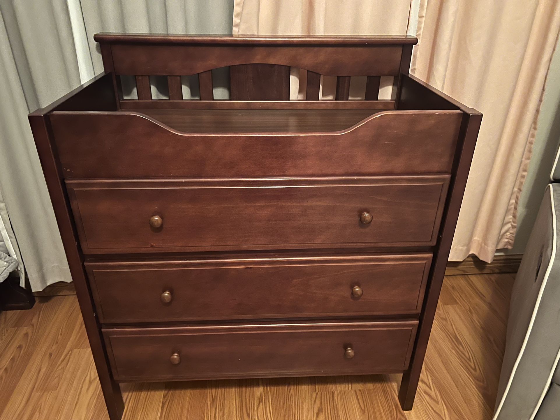 Changing Table Dresser Wood Da Vinci Brand