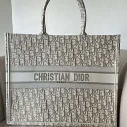Dior Tote Bag Gold Logo 